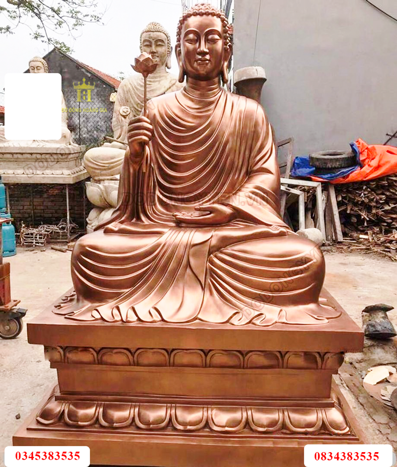 Tượng Phật tổ cỡ lớn cúng tiến vào chùa