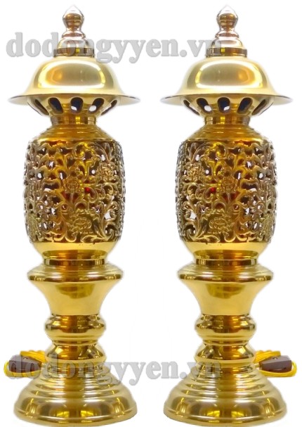 Mẫu đèn thờ bằng đồng vàng kiểu dáng phổ biến