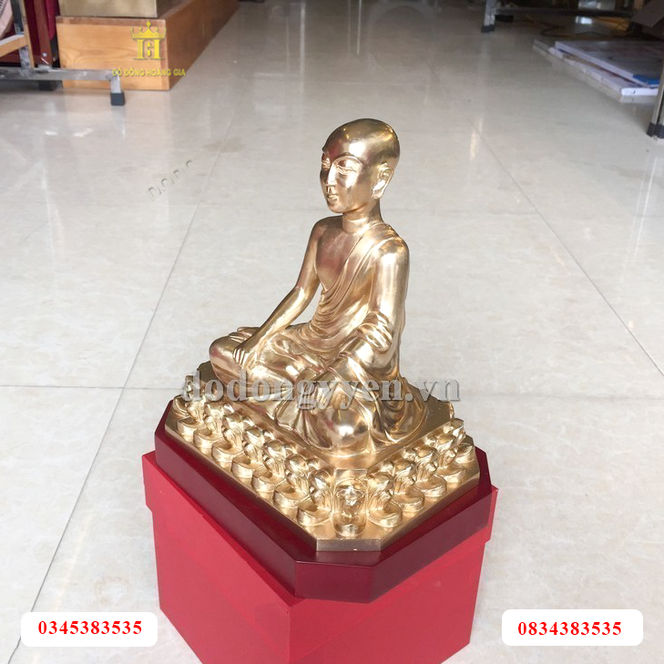 Tượng Phật Hoàng Trần Nhân Tông đồng đỏ khảm tam khí