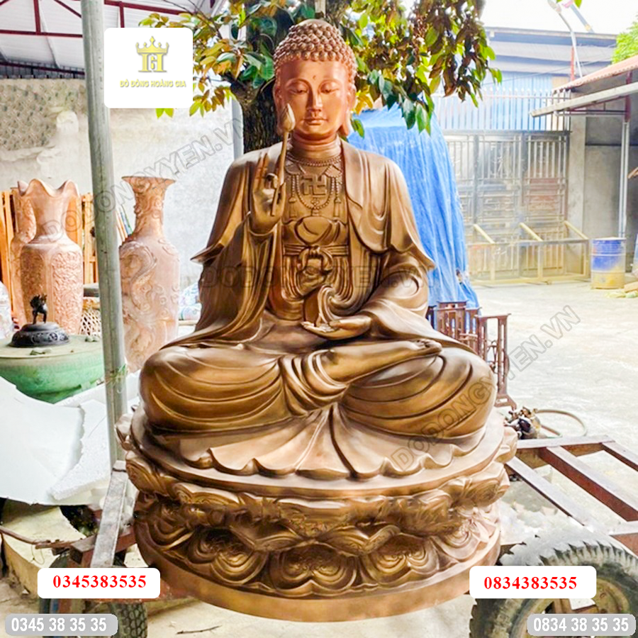 Đúc tượng Phật đồng cỡ lớn tại Hoàng Gia